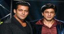 <font style='color:#000000'>SRK sings for Salman on birthday (Video)</font>